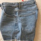 Продаю: Шорты новые джинсовые женские голубые Tommy Hilfiger Denim Jeans ( копия люкс ) размер указан 25 но они идут на 27 - 26 российский 44 - 46 размер (...