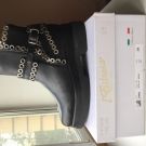 Продаю: Ботинки полусапожки новые женские чёрные кожаные Lestrosa Италия размер 39 на платформе подошва прорезинена внутри кожа натуральная весенние...