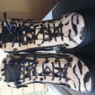 Продаю: Сникерсы ботинки полусапожки новые женские демисезонные Giuseppe Zanotti Италия оригинал размер 39 кожаные на замках и шнурках на танкетке сверху...